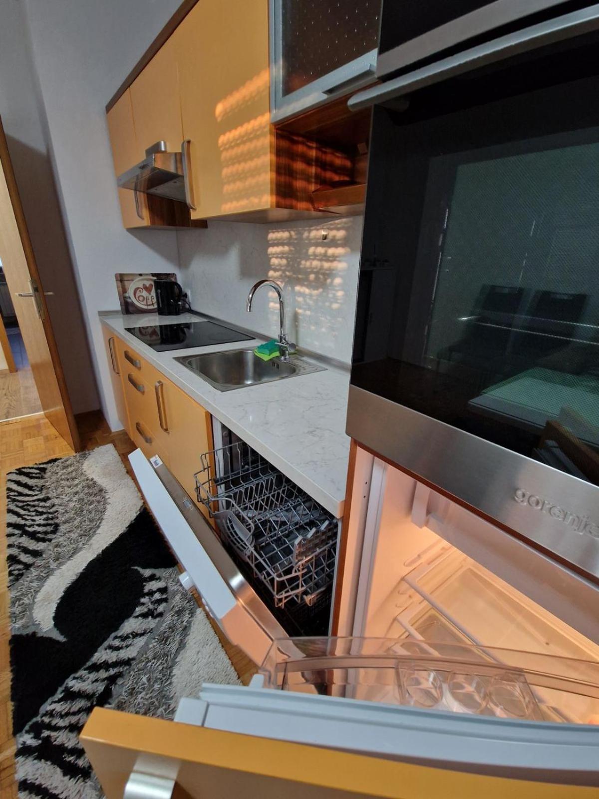Apartma-Sobe Lejla Vipava Ngoại thất bức ảnh