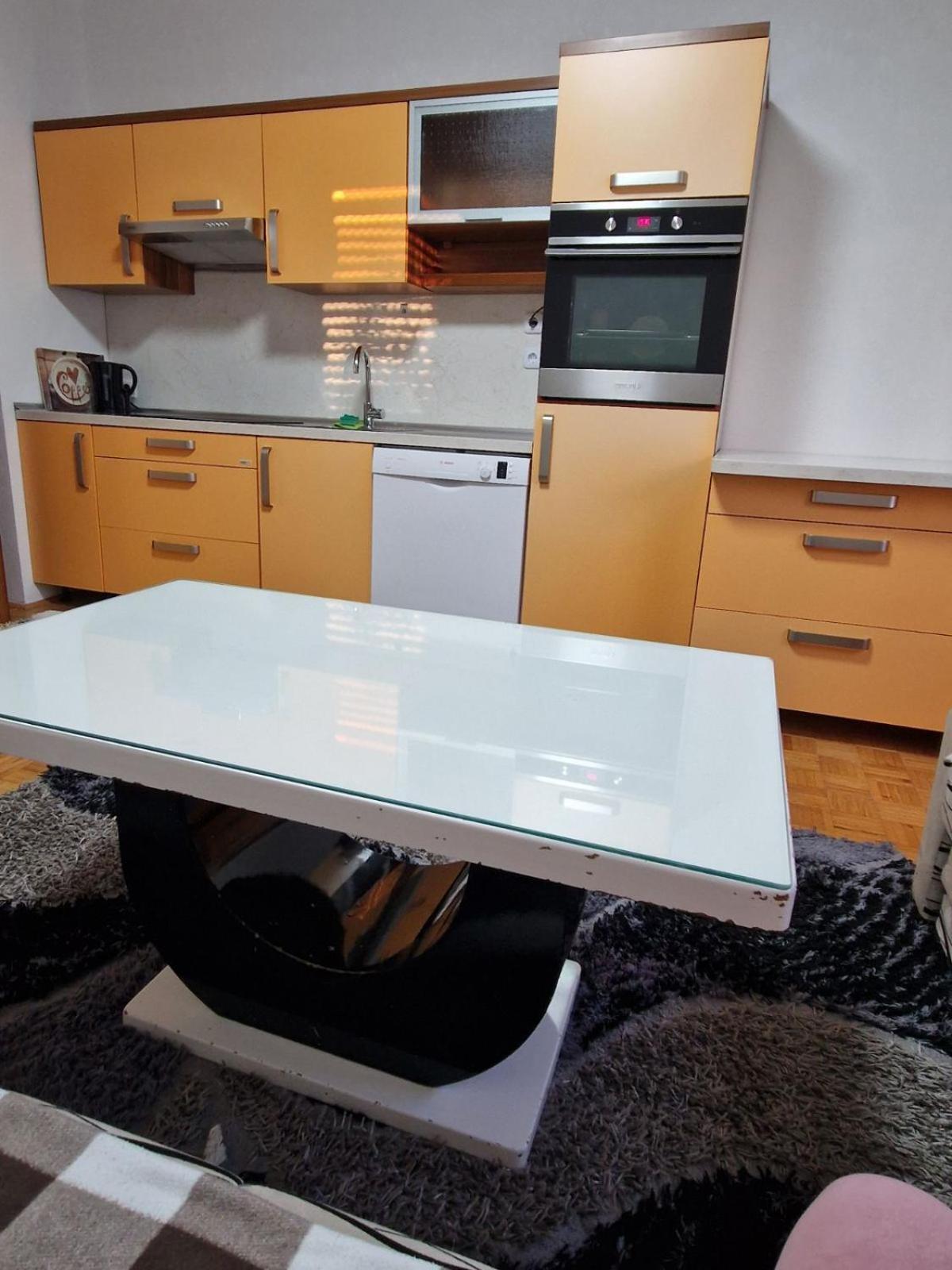 Apartma-Sobe Lejla Vipava Ngoại thất bức ảnh