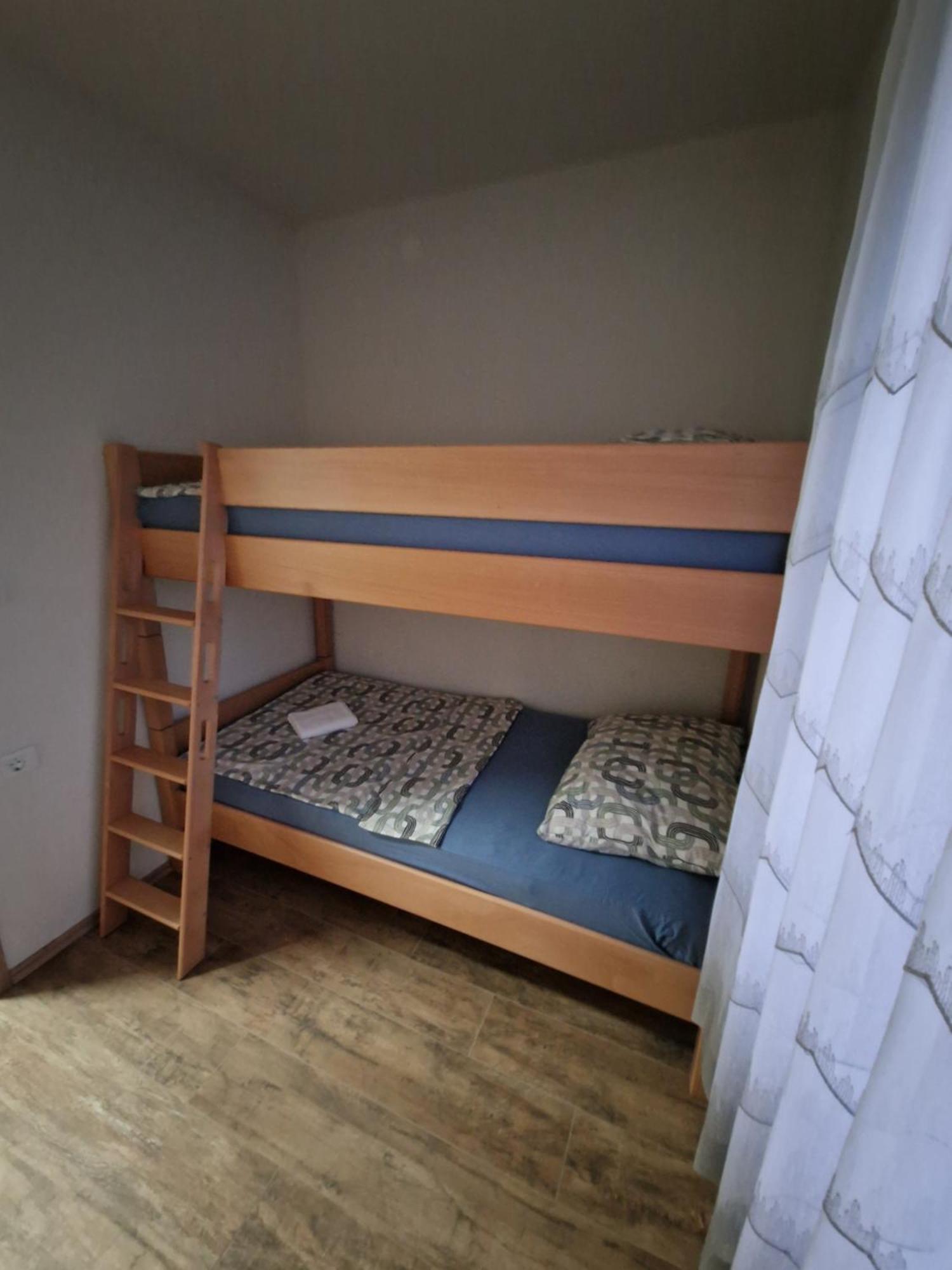Apartma-Sobe Lejla Vipava Ngoại thất bức ảnh