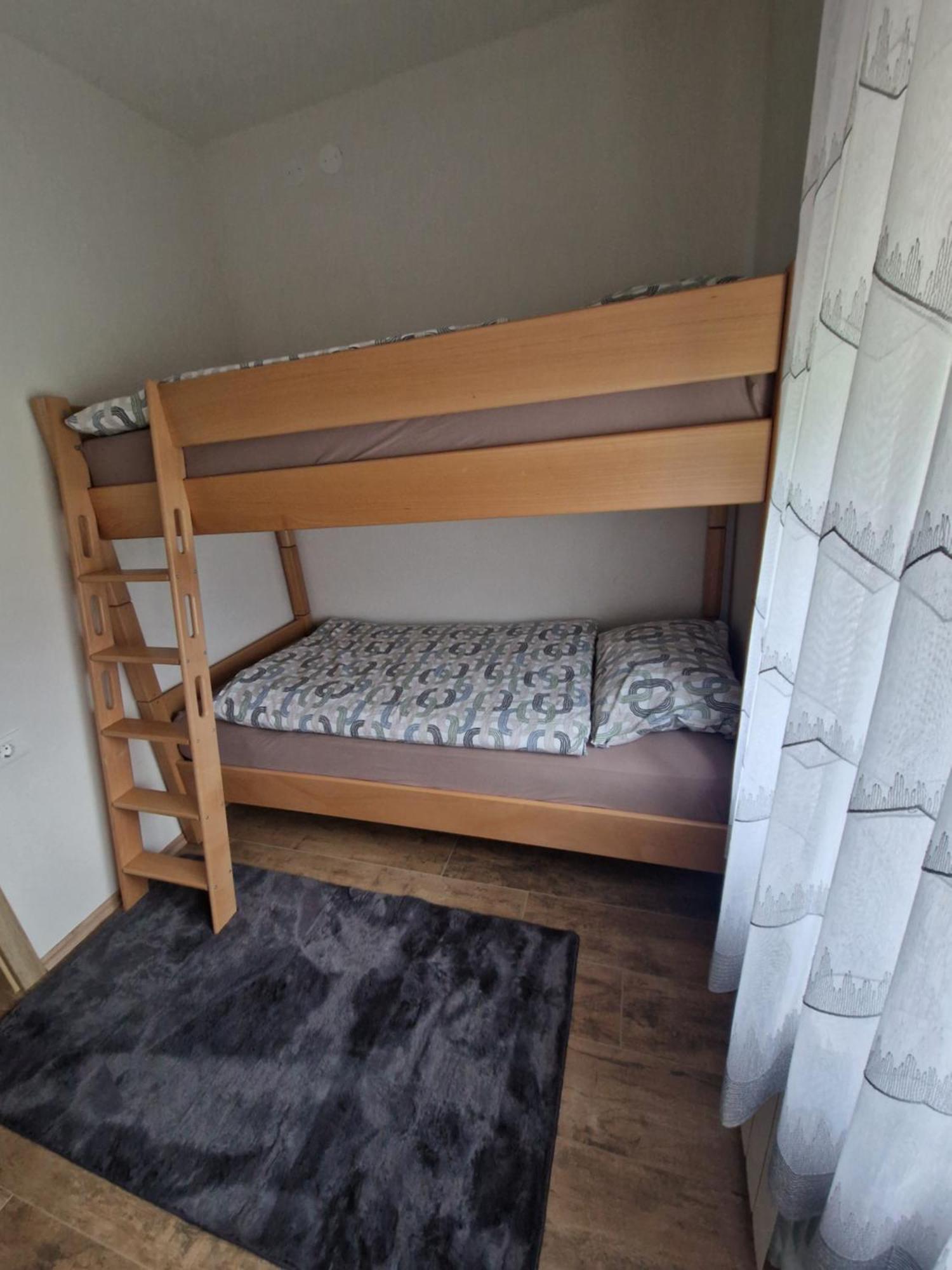Apartma-Sobe Lejla Vipava Ngoại thất bức ảnh